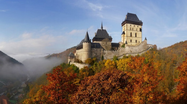 Lâu đài Karlstejn: Kho báu Gothic của Cộng hòa Séc