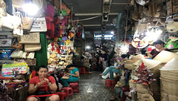 nghỉ dưỡng, khám phá chợ đông ba – khu chợ nổi tiếng nhất xứ huế