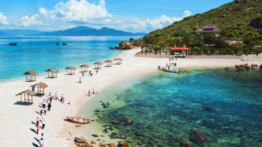 Explore Nha Trang’s sea and islands