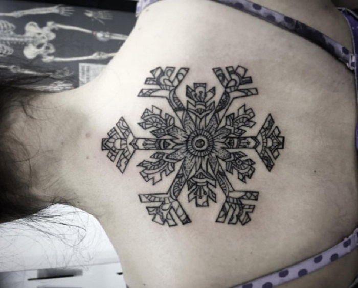Hình xăm bông tuyết là mẫu hình  Đỗ Nhân Tattoo Studio  Facebook