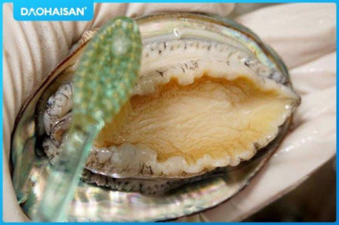 Thơm ngon bổ dưỡng với món bào ngư Hàn Quốc sốt dầu hào