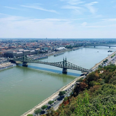 Cầu Liberty Hungary: cây cầu 125 năm tuổi bắc qua sông Danube thơ mộng