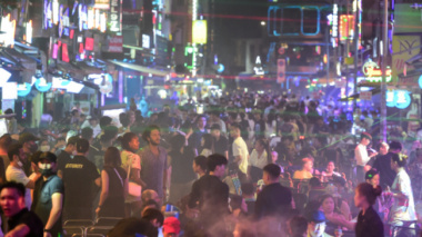 West Street of Hanoi and Ho Chi Minh City revived after the epidemic