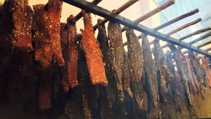 thịt trâu gác bếp là gì? cách chế biến, bảo quản thịt trâu gác bếp được lâu
