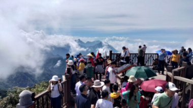 Tourists flock to the northern mountainous provinces