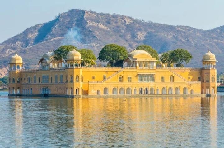 cung điện dưới nước, cung điện ở ấn độ, , khám phá, trải nghiệm, cung điện nước tráng lệ nằm giữa hồ được xây dựng từ thế kỷ 18