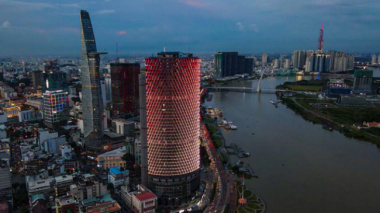 The appearance of the Saigon One Tower building over 11 years