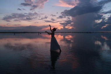Đu trend chụp ảnh biển 'vô cực' Thái Bình, sự thật nó lạ lắm!