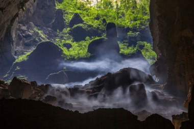 Tour Sơn Đoòng thám hiểm hang động tráng lệ nhất thế giới