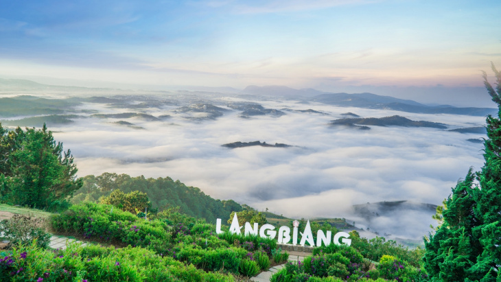 nghỉ dưỡng, khám phá vẻ đẹp núi langbiang – nóc nhà đà lạt