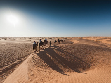 Trải nghiệm ngủ qua đêm trên sa mạc Ksar Ghilane Tunisia