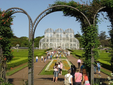 Lạc lối đến vườn bách thảo Curitiba Brazil chiêm ngưỡng kiến trúc bằng kính ấn tượng