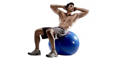 Bài tập cơ bụng 6 múi với bóng Stability Ball tại phòng tập gym