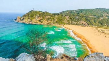 Top 10 most beautiful beaches in Vietnam: No. 9 is not too famous but is the pearl of Phu Yen