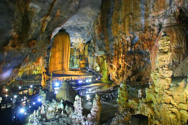 khám phá, trải nghiệm, khám phá top những hang động mang dấu tích ngàn năm tại quảng bình.