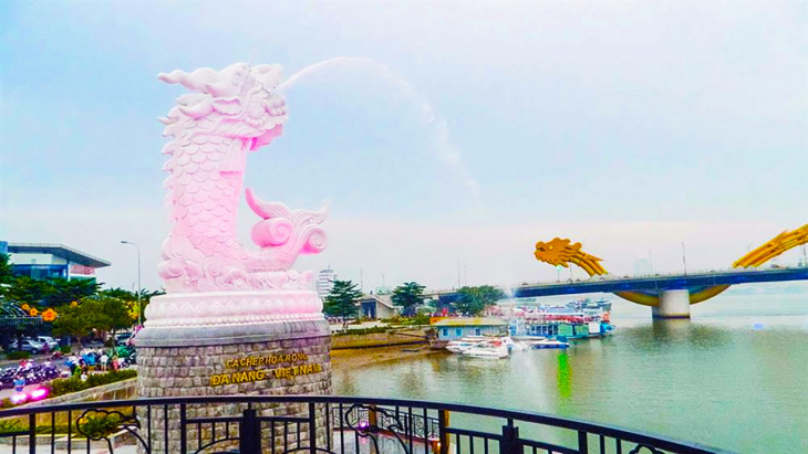 cá chép hóa rồng đà nẵng – mãn nhãn bức tượng hot nhất 2022
