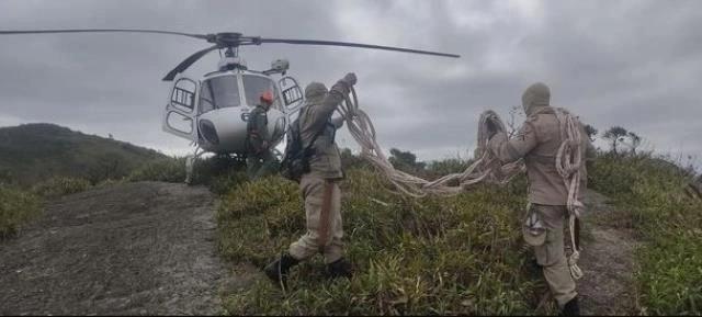 mắc kẹt khe núi, tai nạn, , khám phá, trải nghiệm, giải cứu người đàn ông khỏa thân kẹt trong khe núi ở brazil
