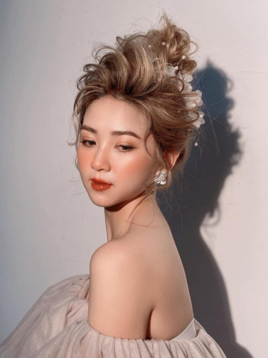 Top 7  Tiệm trang điểm cô dâu đẹp nhất Hạ Long