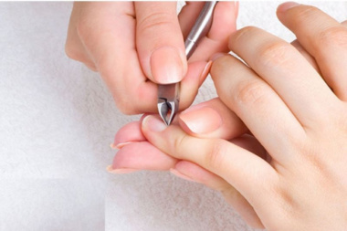 Hướng dẫn cách cắt móng tay đẹp cho nữ chuẩn salon tại nhà