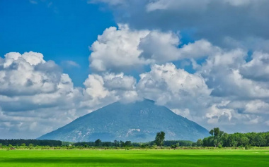 Đây là những ngọn núi cao dưới 1000 mét đẹp và nổi tiếng ở Nam Bộ!