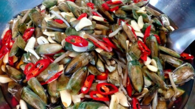 Salted lamp shell – Ha Tien specialty