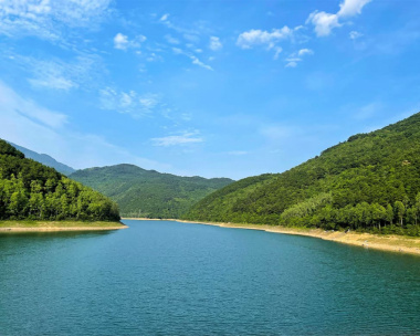 Trọn bộ thông tin du lịch hồ Xạ Hương cho chuyến đi hoàn hảo nhất!