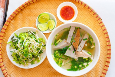 Food tour Nha Trang giá rẻ, ăn 'ngập mặt' chưa đến 500 nghìn đồng