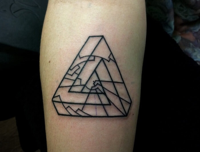 Hình xăm kim tự tháp thường lưu  Đỗ Nhân Tattoo Studio  Facebook