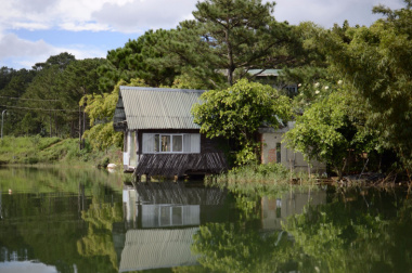 The Lake House Nhà Bên Hồ Homestay Giá Rẻ View Đẹp
