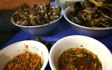 Top 10 quán ốc nổi tiếng ngon nhất Hà Nội là địa điểm yêu thích ăn vặt của giới trẻ