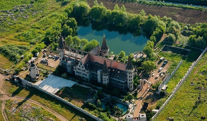lâu đài ravadinovo, khám phá, trải nghiệm, đừng quên tham quan lâu đài ravadinovo trong chuyến đi bulgaria!
