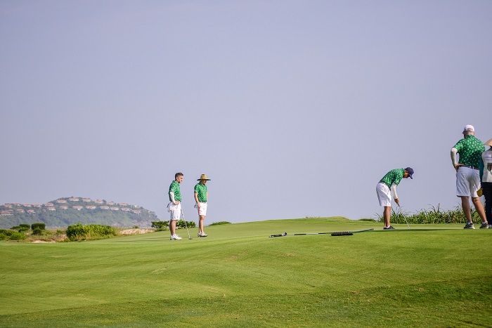 banyan tree lăng cô – xứng danh top 10 sân golf đẹp nhất châu á