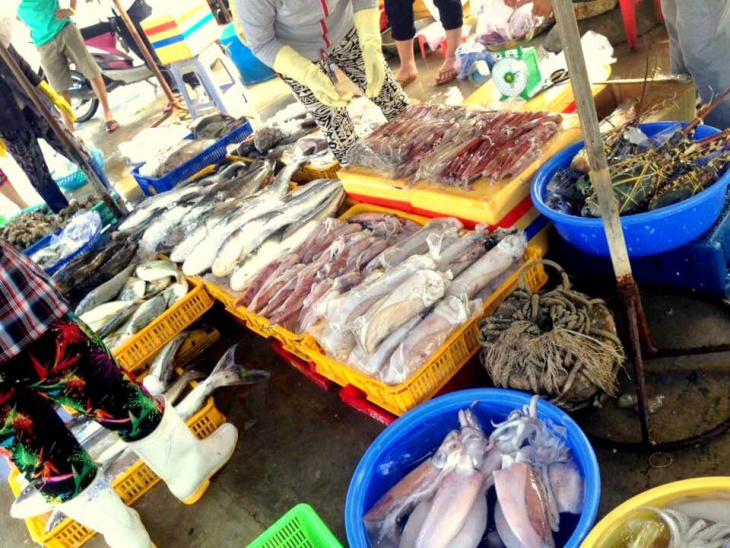 homestay, nhà đẹp, khám phá top 7 chợ hải sản nha trang tươi ngon giá rẻ