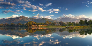 Hồ nước Phewa Nepal: tấm gương khổng lồ trên cao nguyên