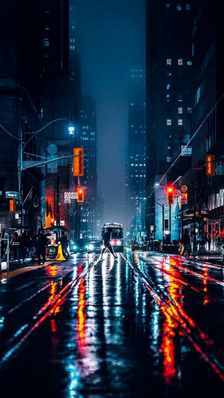 Ảnh đường phố buồn tâm trạng: Một buổi tối u ám, những đường phố vắng lặng, những ánh đèn mờ ảo...Tất cả tạo nên một khung cảnh độc đáo và sâu lắng. Hãy chiêm ngưỡng những bức ảnh độc đáo với chủ đề buồn và tâm trạng ở đường phố!