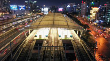 The appearance of the largest elevated station in Metro No. 1