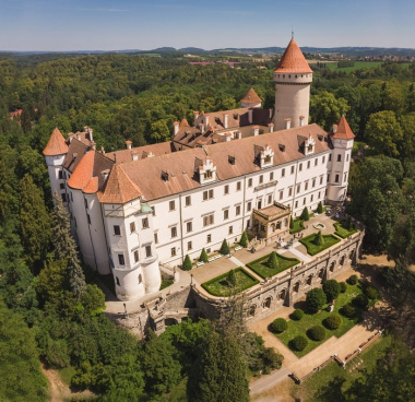 Trầm trồ trước vẻ đẹp của lâu đài Konopiste Séc