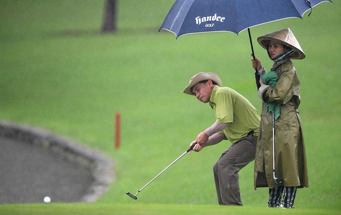 kinh nghiệm đánh golf trời mưa bạn cần nằm lòng để có được cuộc vui trọn vẹn