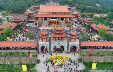 Khám phá chùa Ba Vàng Quảng Ninh – Vùng đất tâm linh tại Miền Bắc