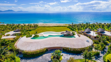 Đến Cam Ranh – Chọn resort “Nón Lá” để đắm mình trong biển xanh, cát trắng, nắng vàng