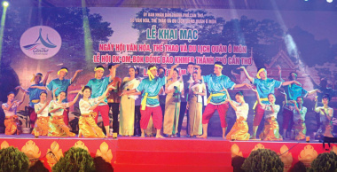 Lễ hội Ok Om Bok của đồng bào Khmer tại Cần Thơ