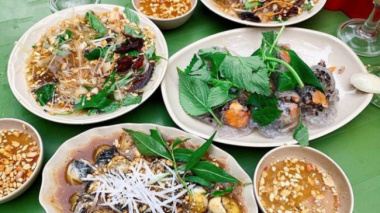 Discover 5 Hanoi food markets with many delicious and cheap dishes
