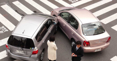 Lái xe ở Nhật Bản: Làm gì khi gặp sự cố?
