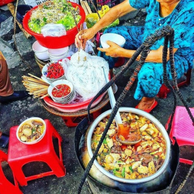 Những khu ẩm thực ở Huế tựa như 'mê cung đồ ăn' đầy mê hoặc 