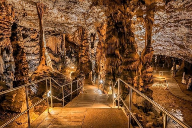 Đến công viên quốc gia Aggtelek Hungary khám phá những hang động huyền ảo