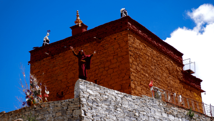 chùa rituo tây tạng, khám phá, trải nghiệm, chùa rituo tây tạng - ngôi cổ tự giữa sông nước mênh mông