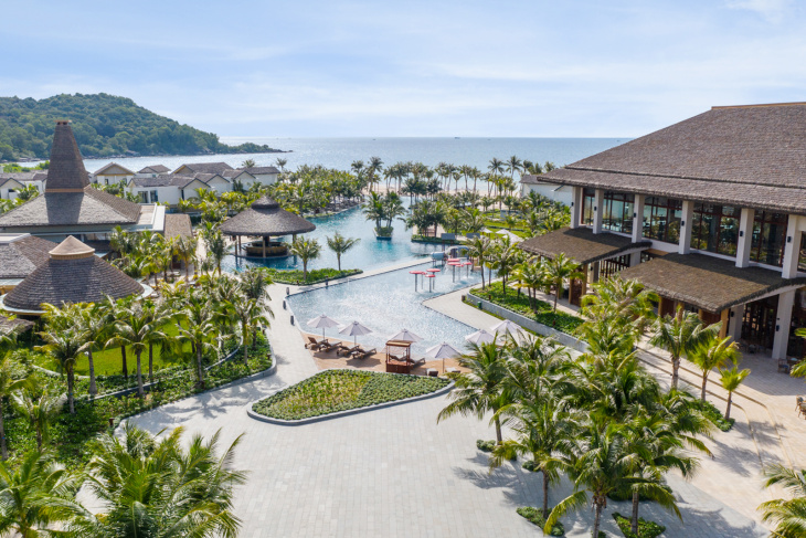 khám phá, top 10 khách sạn có bãi biển riêng ở phú quốc có view biển cực chill