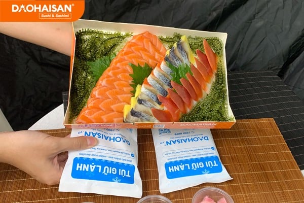ẩm thực, món ngon, quy trình chế biến, giữ lạnh khép kín để sashimi cá hồi tươi ngon