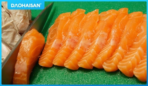 ẩm thực, món ngon, thử làm cá hồi trộn rau diếp cá vừa thơm ngon lại tốt cho sức khỏe