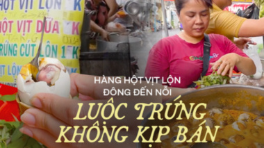 The popular floating duck egg shop in District 3, Ho Chi Minh City sells thousands of eggs every day